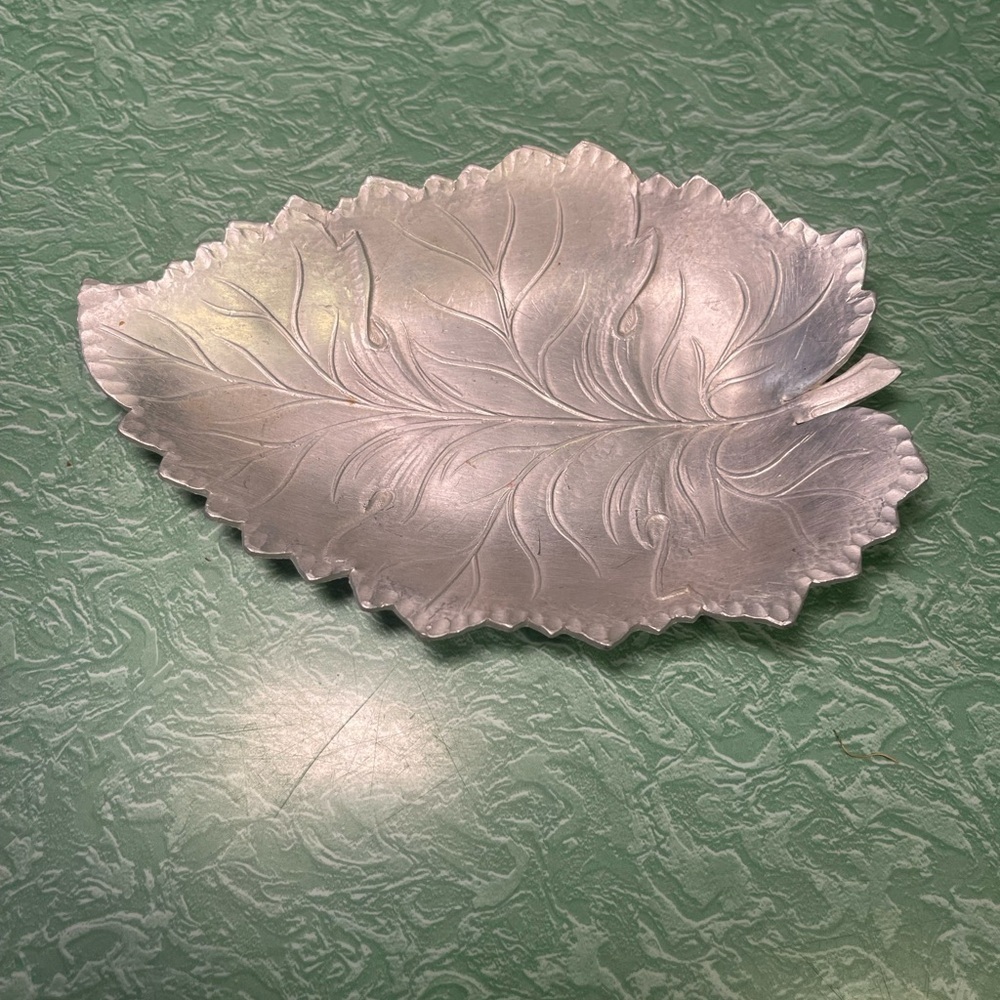 Everlast Hand-Forged Leaf Silver Tray Trinket Dish